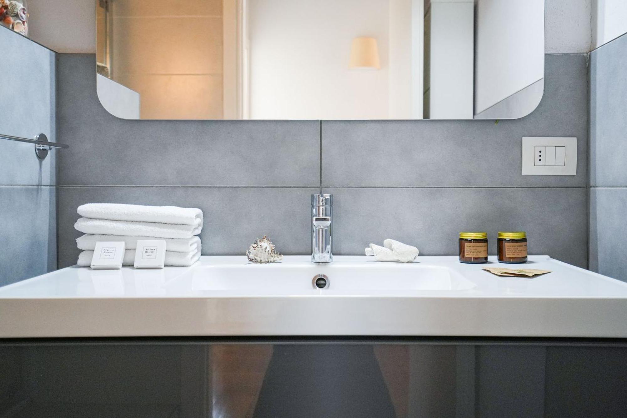 Duomo Center Apartment มิลาน ภายนอก รูปภาพ