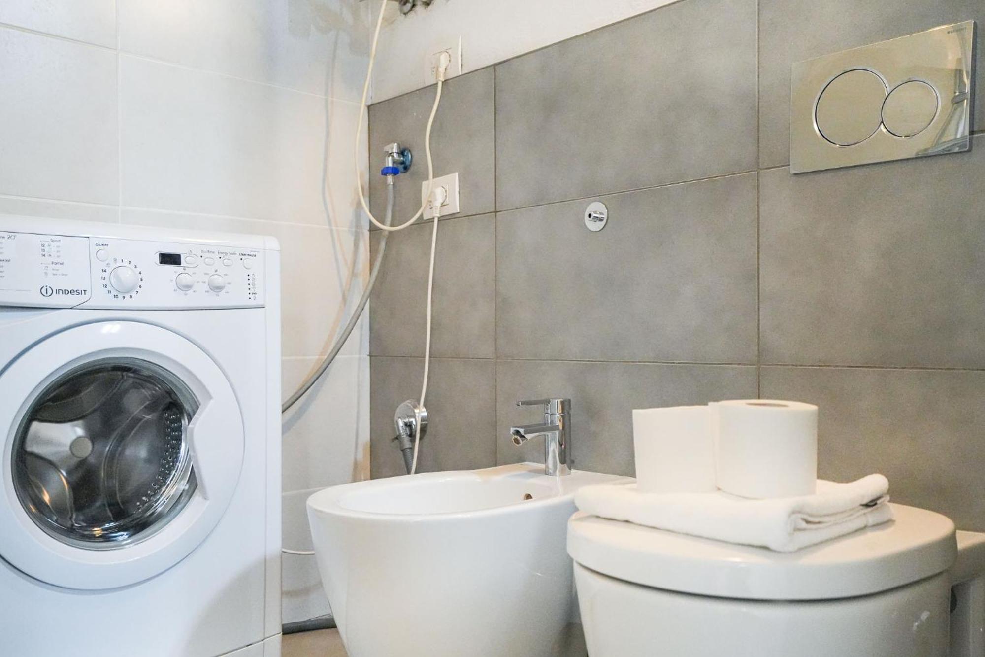 Duomo Center Apartment มิลาน ภายนอก รูปภาพ